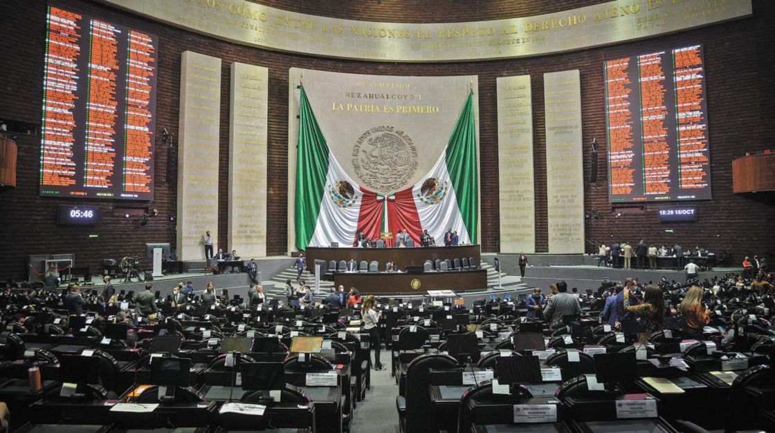 Diputados de Morena y sus aliados planean votar la reforma eléctrica de AMLO en abril de 2022 | El Economista
