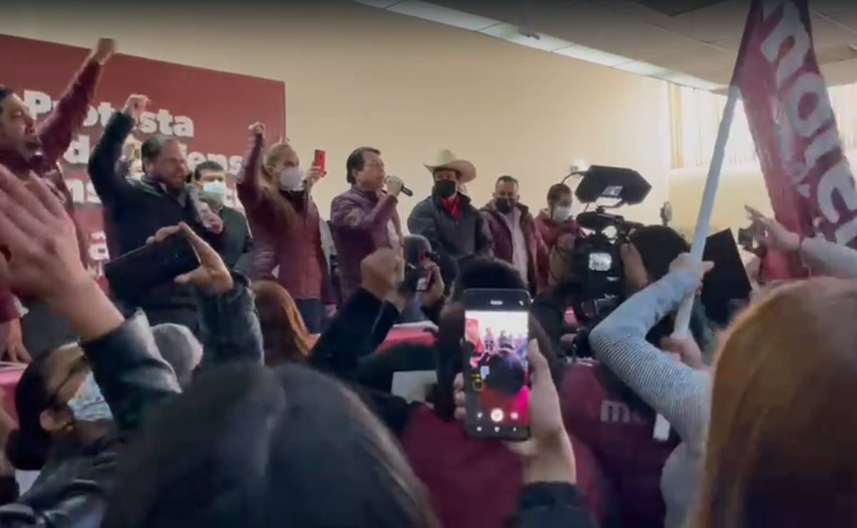 VÍDEO: «¡Corrupto, traidor!»; abuchean y lanzan huevos a Mario Delgado en Durango | El Universal