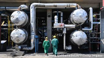 UE acuerda embargo a ″más de dos tercios″ de petróleo ruso | DW