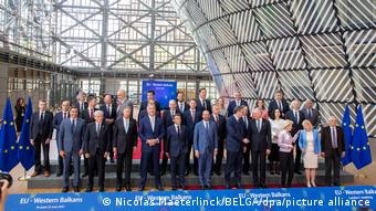 Ucrania y Moldavia se convierten en candidatas a la UE | DW