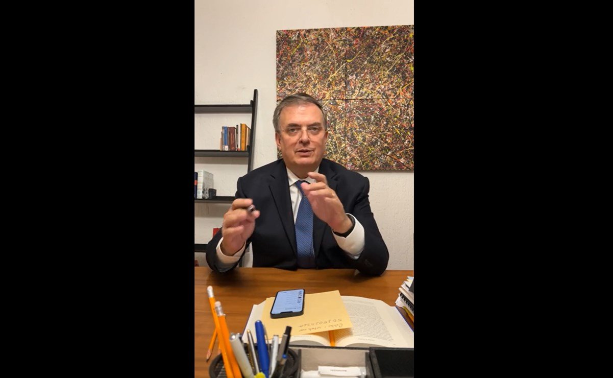 Rumbo a 2024, Ebrard da su WhatsApp y responde preguntas en Facebook | El Universal