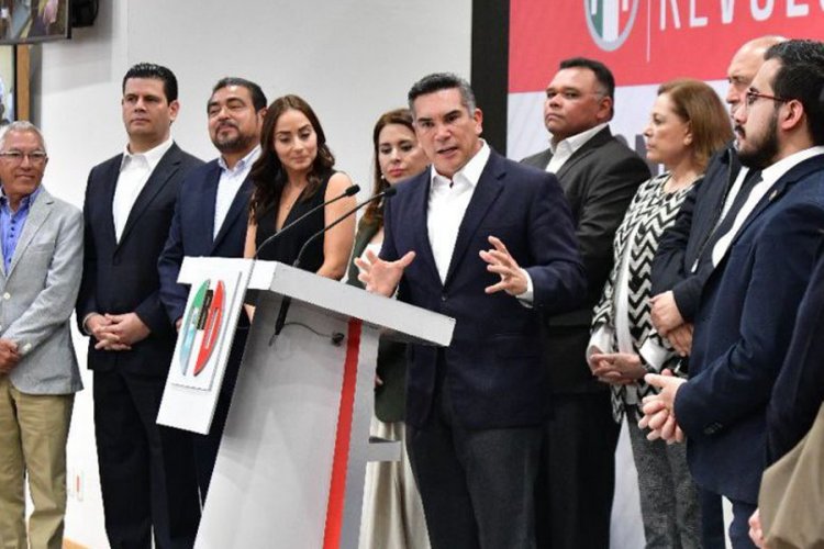Al menos 10 priistas se irían del tricolor al considerar que no es oposición a la 4T | Político Mx