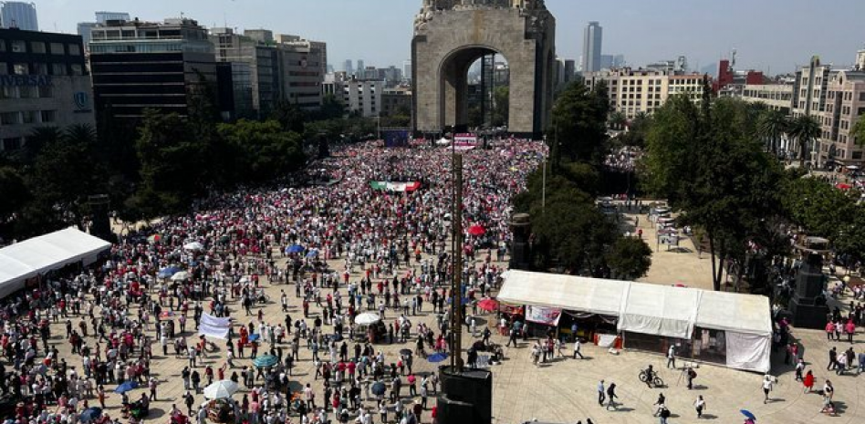 Ese México fragmentado en diferentes intereses, por fin se encontró | CRÓNICA 