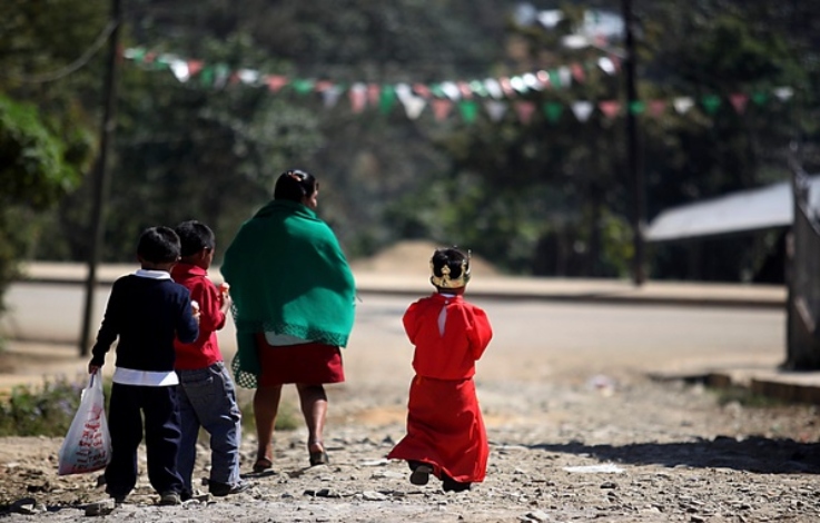 Pobreza extrema en México continúa en aumento | Eje Central