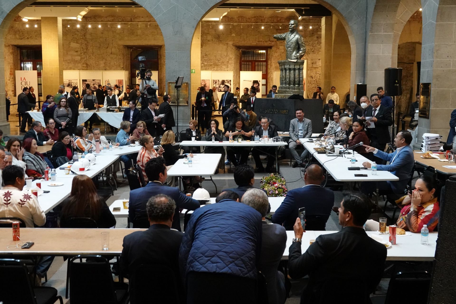 IP reprueba aprobación de reformas en ‘fast track’ | Eje Central 