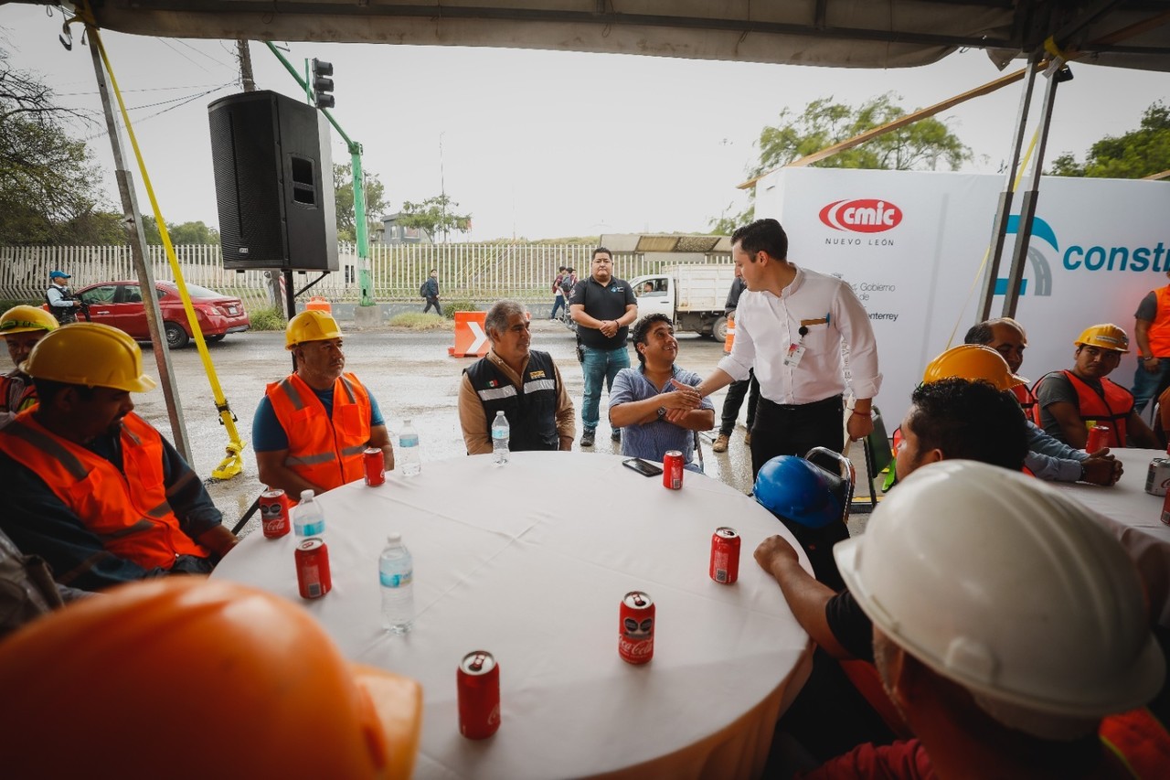 Luis Donaldo @ColosioRiojas reconoce a trabajadores de construcción en Día de la Santa Cruz | Posta #INFOCOLOSIO