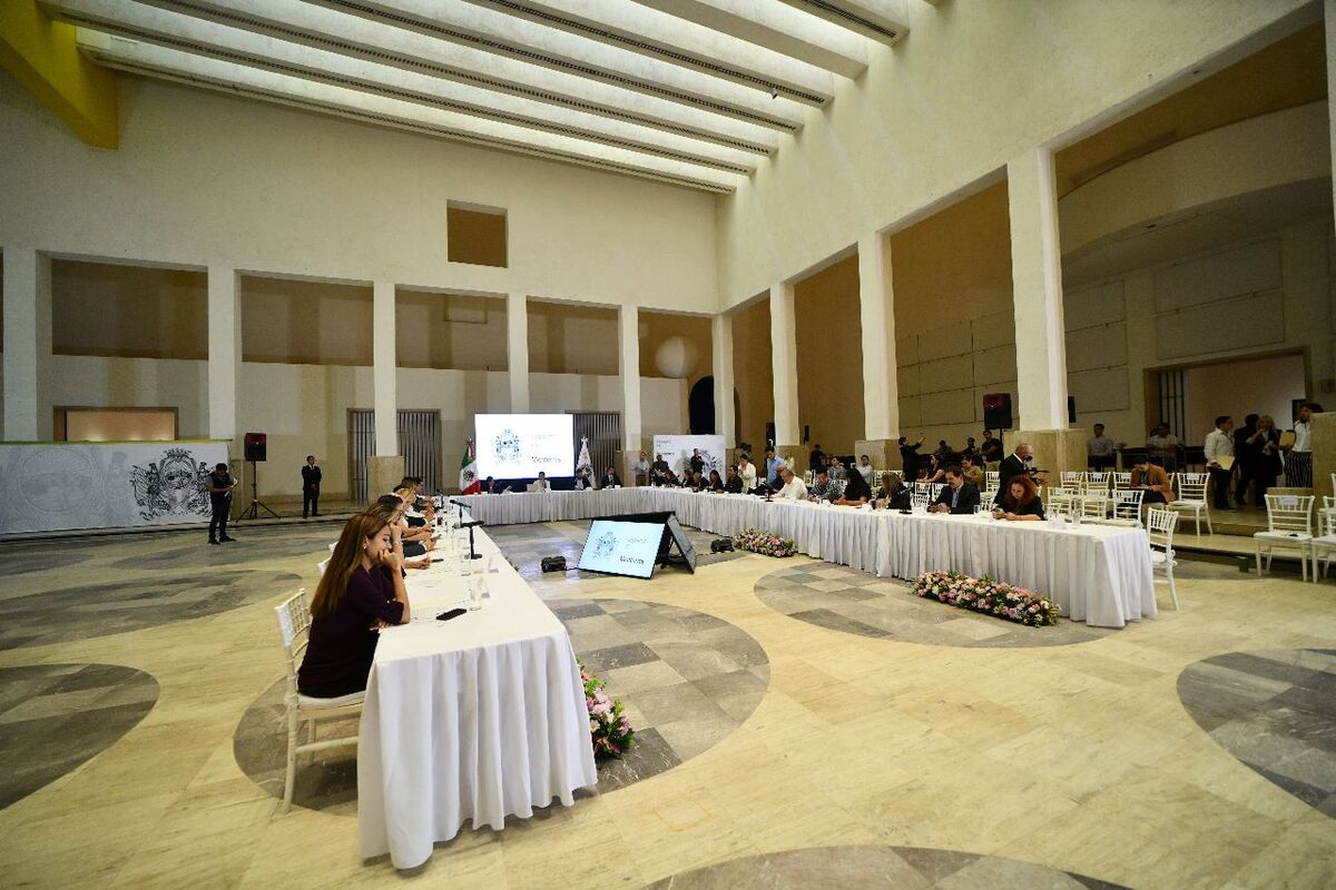 Luis Donaldo @ColosioRiojas entrega medalla al Mérito Emprendedor | Milenio #INFOCOLOSIO