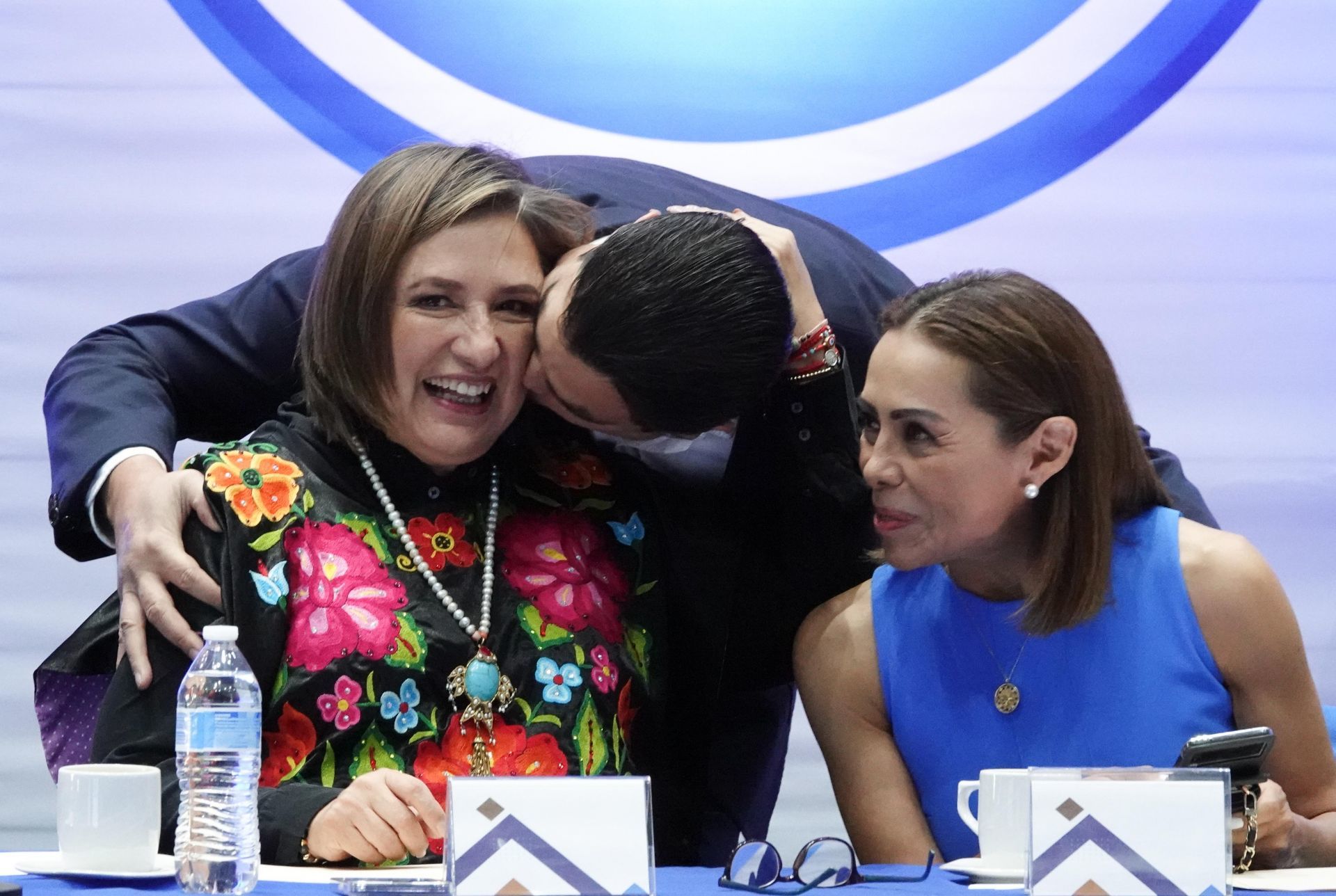 Xóchitl Gálvez gana encuestas finales del Frente opositor | Expansión