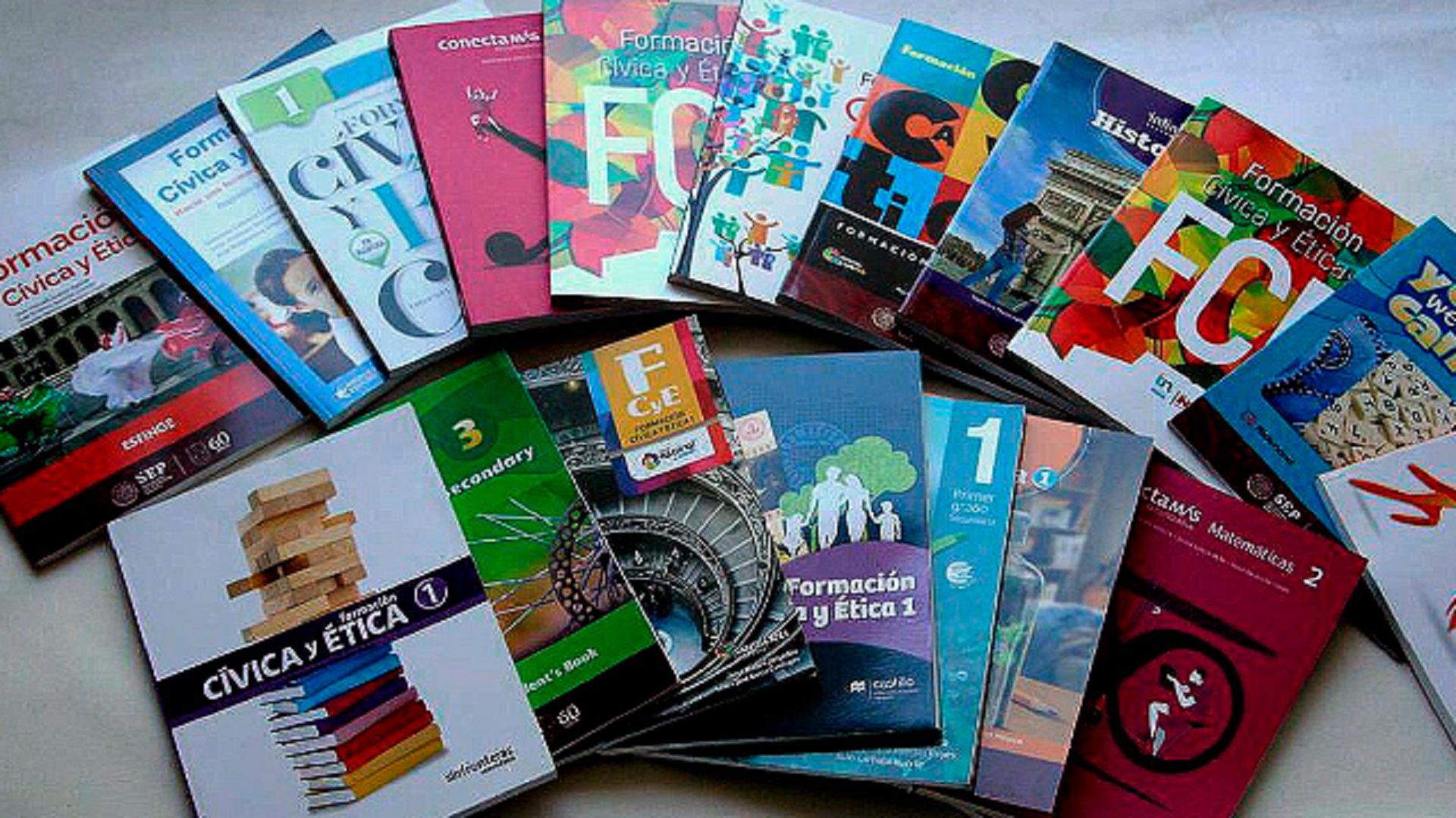 Al menos siete estados rechazan nuevos libros de texto de la SEP con errores y tildados de “comunistas” | Infobae