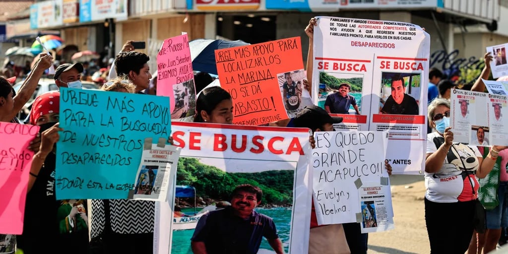 Protestan contra AMLO en #Acapulco; no se reunió con familiares de desaparecidos tras el paso de Otis: “No son su prioridad” | Infobae