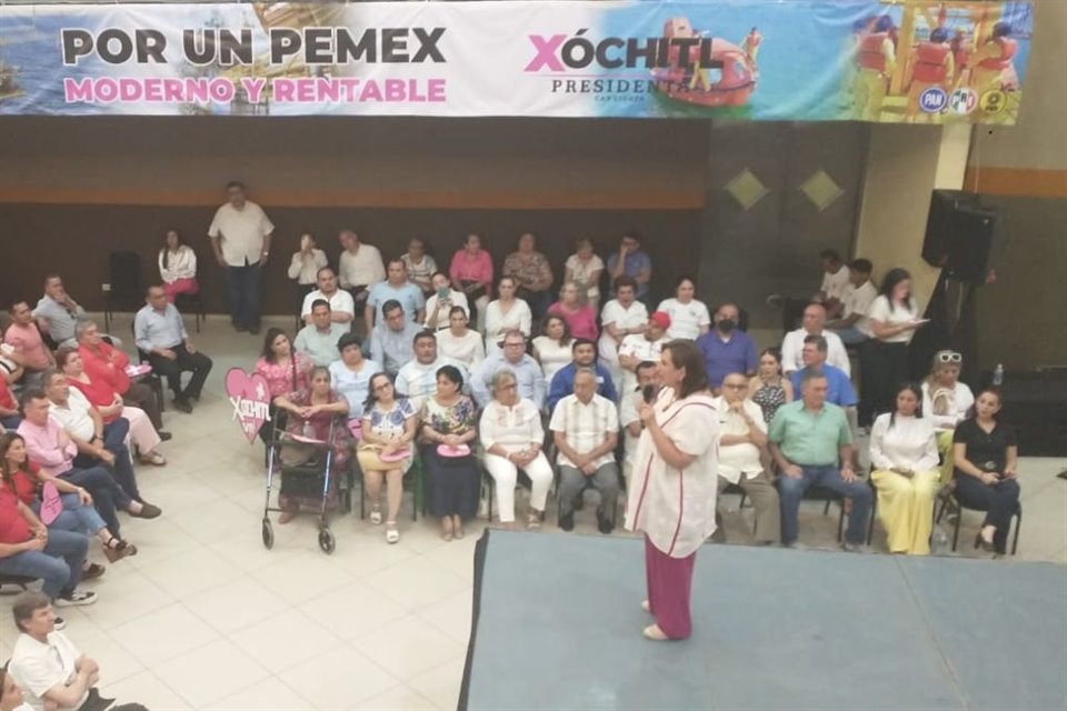 AMLO hizo de Pemex un negocio familiar, acusa #XóchitlGálvez | Reforma