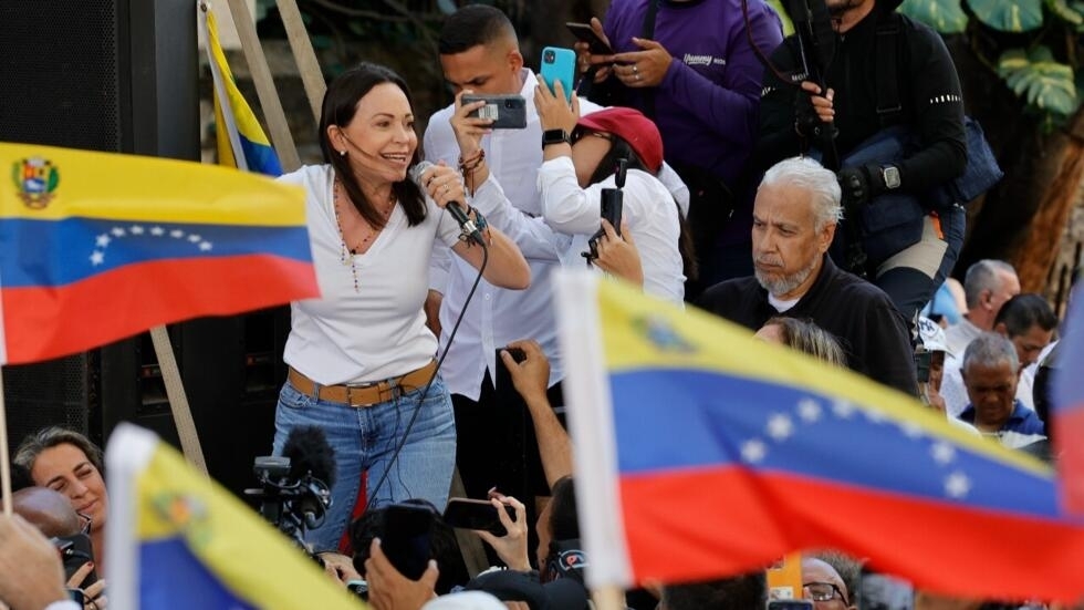 #Venezuela: la inhabilitada opositora María Corina Machado baraja sus opciones para las presidenciales | France 24
