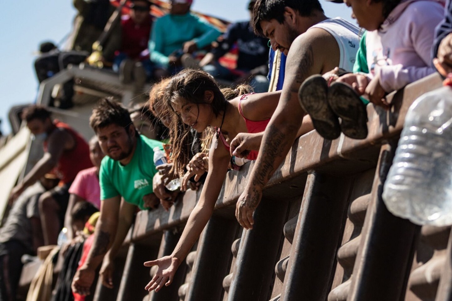 México también dará 110 dólares a #deportados de Colombia y Ecuador | Eje Central 