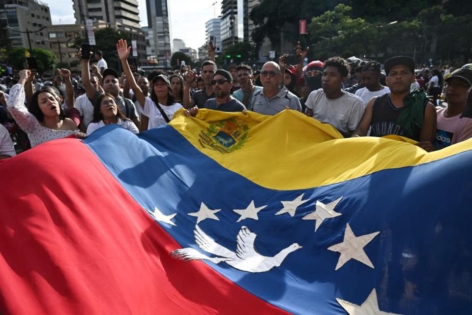 Retira #Venezuela personal diplomático de siete países | Reforma