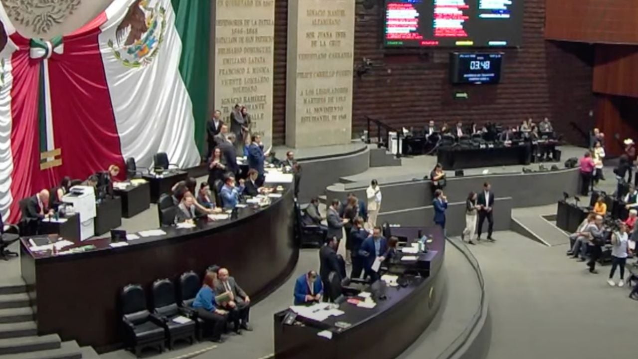 Morena y aliados aprueban quinteta afín a la 4T para integrar el comité que evaluará a aspirantes a jueces; “es una #farsa”, dice la oposición | Latinus