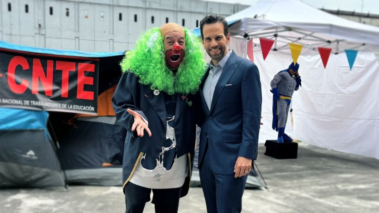 #Brozo y #Loret visitan el tianguis de la #4T y constatan que el puesto más oscuro es el de la muerte de la #República, disfrazada de elección judicial | Latinus 