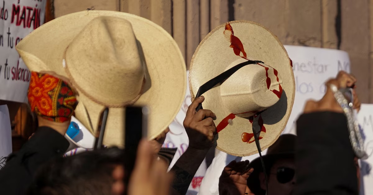 #Estudiantes de Morelia, #Michoacán, marchan por el homicidio del alcalde de Uruapan | Infobae