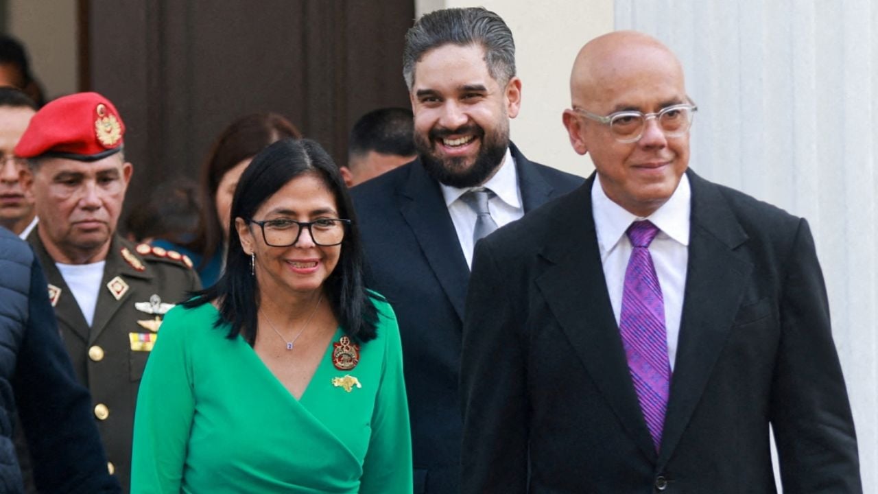 Traición o continuidad: el sospechoso ascenso al poder de los hermanos #DelcyRodríguez y #JorgeRodríguez tras la detención de #Maduro en #Venezuela | Latinus #INFOPOLÍTICA 