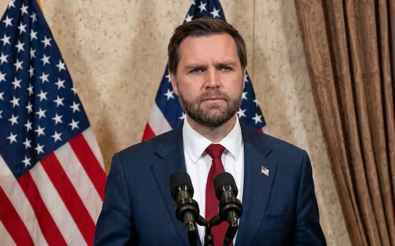 JD Vance deja abierta la posibilidad de una acción militar de EUA en México | Político MX #INFOPOLÍTICA