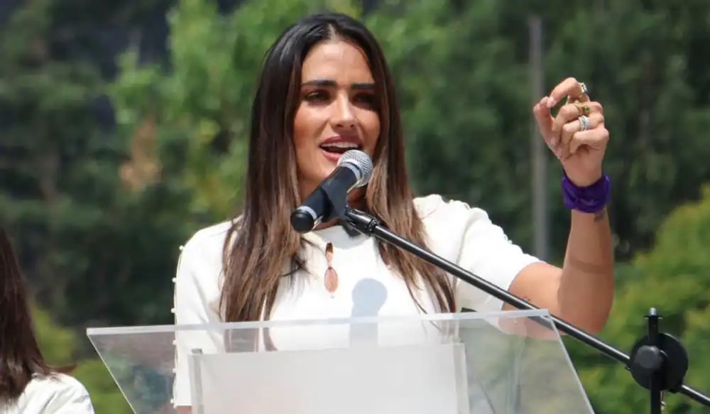 Alessandra Rojo de la Vega llama al PRI y al PAN a unirse rumbo a 2027 | Político MX #INFOPOLÍTICA