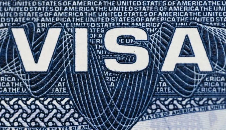 EU cancela visas de altos cargos y jueces de Bolivia, Colombia, Ecuador y Perú | El Economista #INFOPOLÍTICA